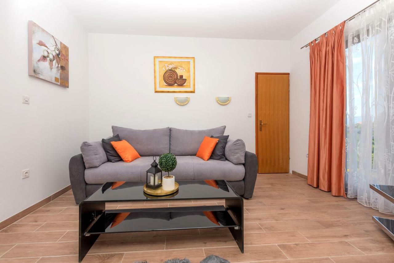 Apartmani Zara & Maris Gradac  Exterior photo